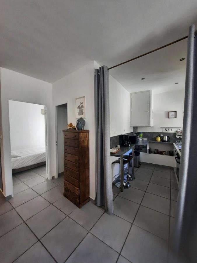 Agreable Appartement T2 Proche Centre Ним Экстерьер фото
