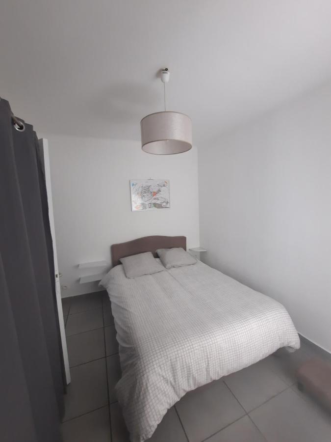 Agreable Appartement T2 Proche Centre Ним Экстерьер фото