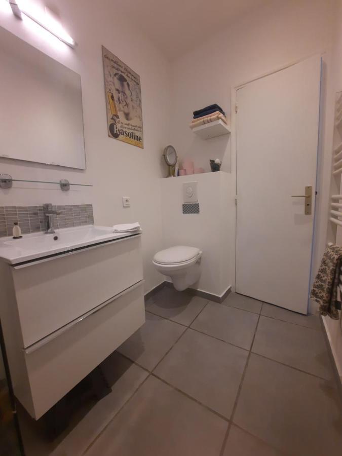 Agreable Appartement T2 Proche Centre Ним Экстерьер фото