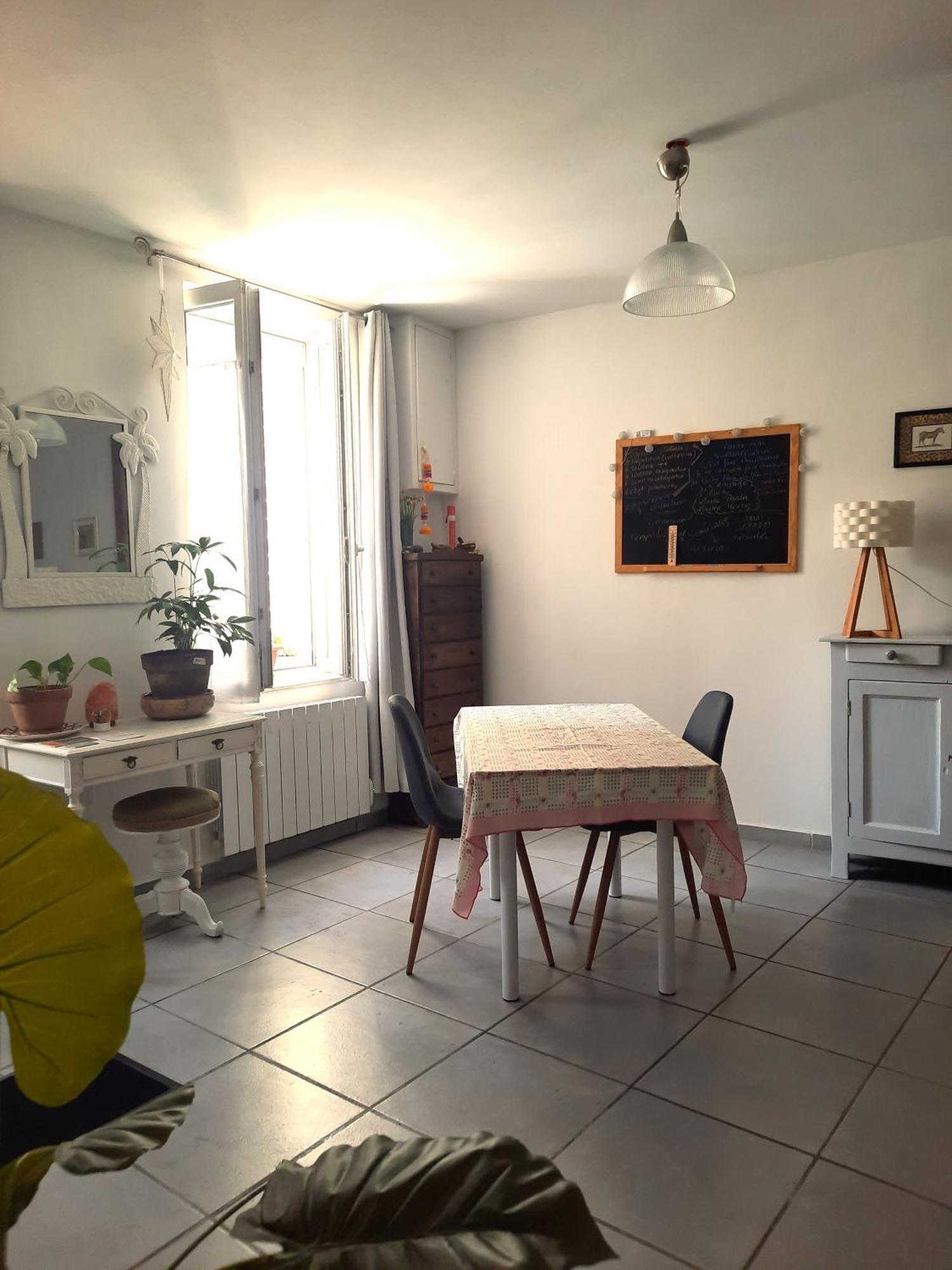 Agreable Appartement T2 Proche Centre Ним Экстерьер фото