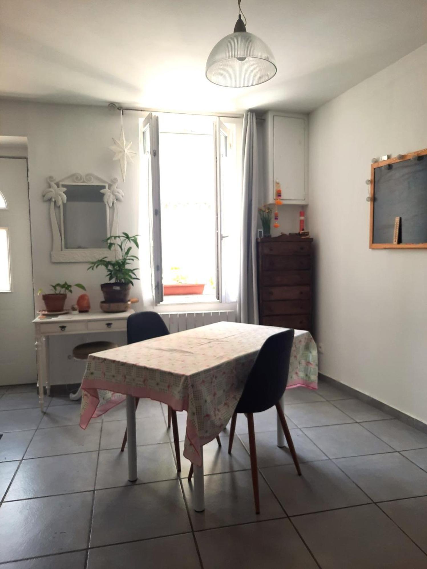Agreable Appartement T2 Proche Centre Ним Экстерьер фото